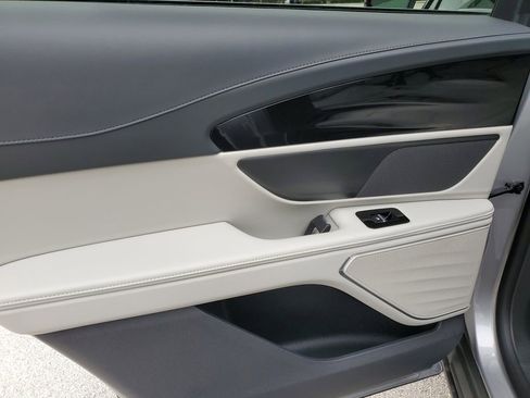 New 2026 Lincoln Nautilus Premier AWD/4WD image 8