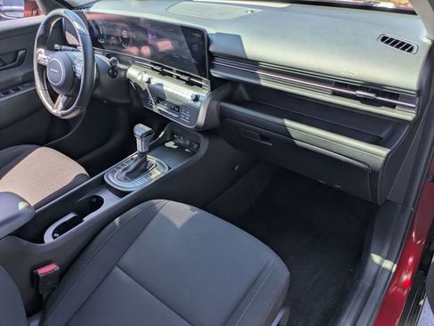 Used 2025 Hyundai Kona SEL FWD image 30