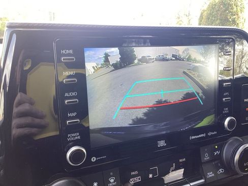 Used 2022 Toyota Highlander XSE AWD/4WD image 16