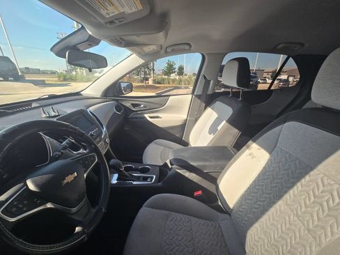 Used 2022 Chevrolet Equinox LS w/ LS Convenience Package FWD image 9