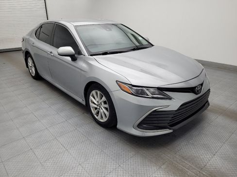Used 2022 Toyota Camry LE FWD image 13
