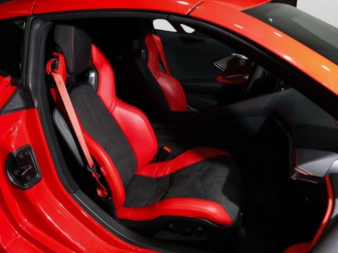 Used 2023 Chevrolet Corvette Stingray Preferred Cpe w/ Z51 Performance Package RWD image 8
