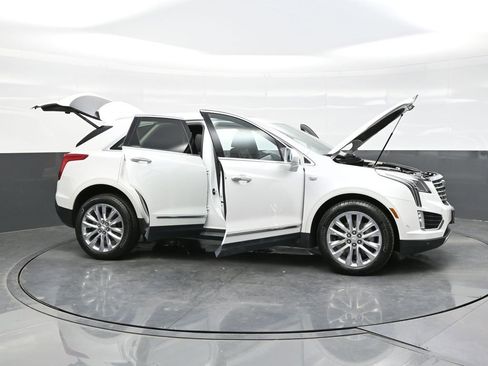 Used 2017 Cadillac XT5 Platinum w/ Driver Assist Package AWD/4WD image 41