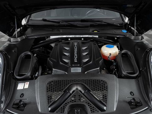 Used 2016 Porsche Macan S image 42