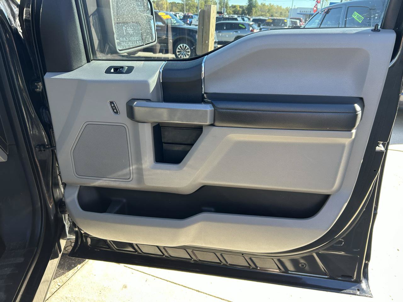 Used 2015 Ford F150 XLT w/ Trailer Tow Package AWD/4WD image 16