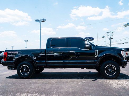 Used 2021 Ford F250 Platinum w/ Tremor Off-Road Package AWD/4WD image 3