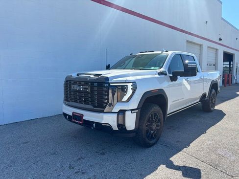 Used 2024 GMC Sierra 2500 Denali Ultimate AWD/4WD image 8