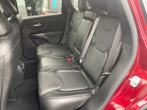 Used 2020 Jeep Cherokee Limited w/ Technology Group AWD/4WD image 18