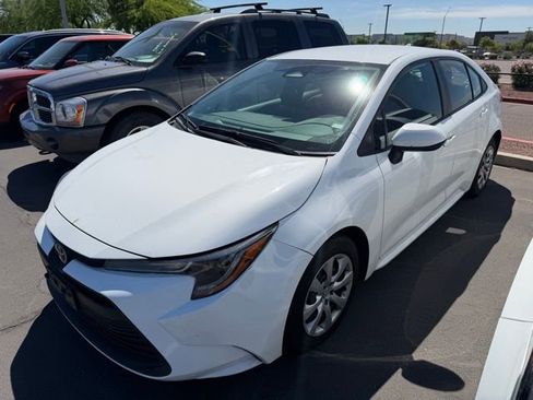 Used 2023 Toyota Corolla LE image 2