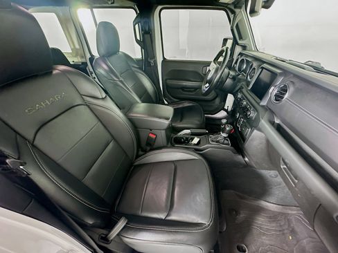 Used 2022 Jeep Wrangler Sahara w/ Cold Weather Group image 30