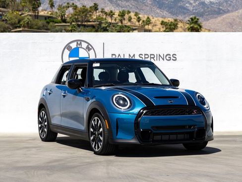 Used 2023 MINI Cooper S FWD image 2