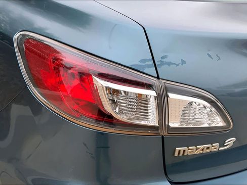 Used 2011 MAZDA MAZDA3 i Touring image 26