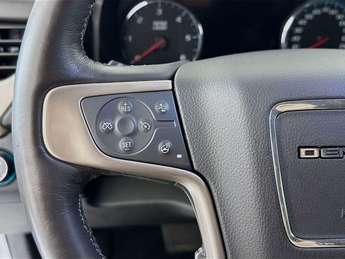 Used 2018 GMC Yukon Denali image 11