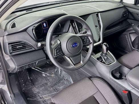 Used 2025 Subaru Outback Premium image 4
