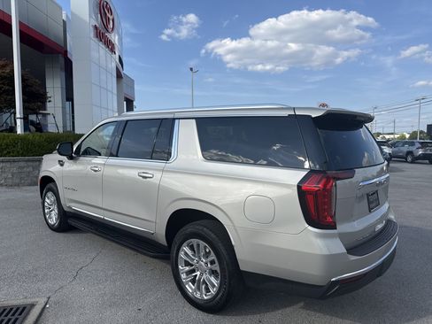 Used 2024 GMC Yukon XL SLT image 6