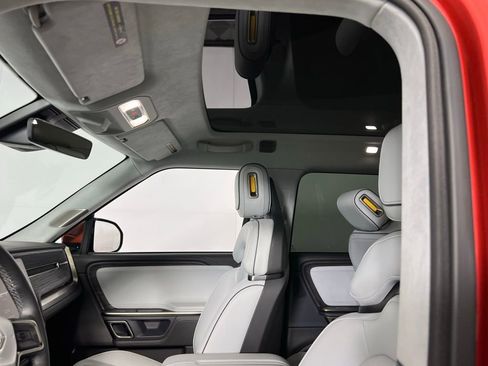 Used 2024 Rivian R1S Launch Edition image 26