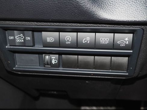 Used 2025 Toyota Tundra SR5 w/ SR5 Convenience Package AWD/4WD image 25