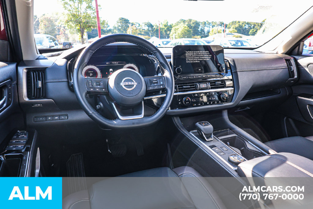 Used 2025 Nissan Pathfinder Platinum w/ Cargo Package AWD/4WD image 29