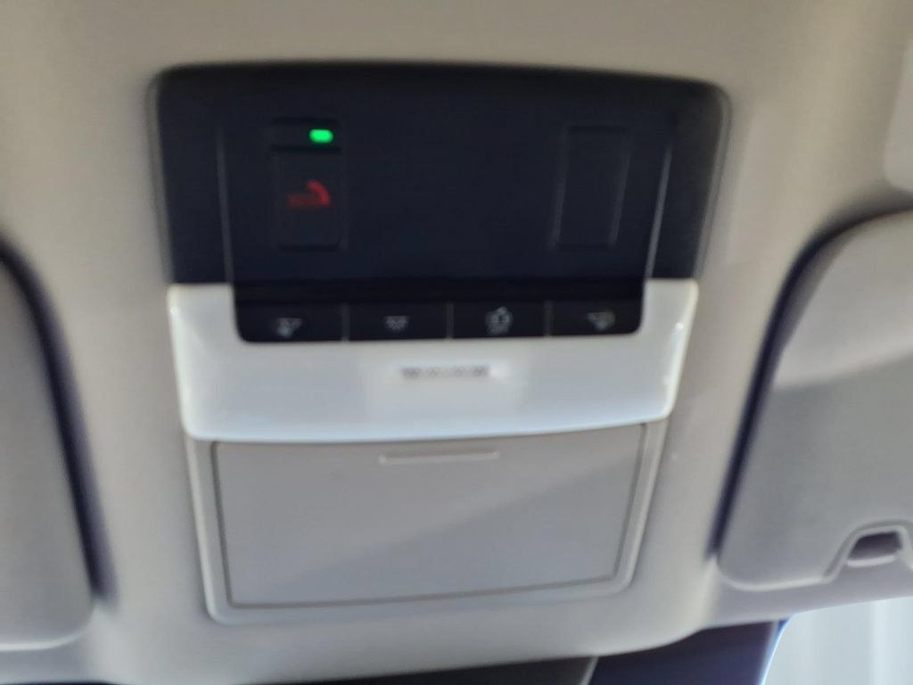 Used 2025 Nissan Pathfinder SL AWD/4WD image 26