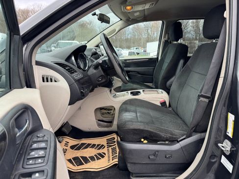 Used 2012 Dodge Grand Caravan SXT FWD image 15