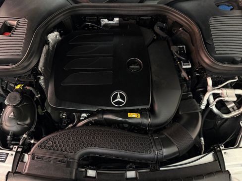 Used 2022 Mercedes-Benz GLC 300 image 32
