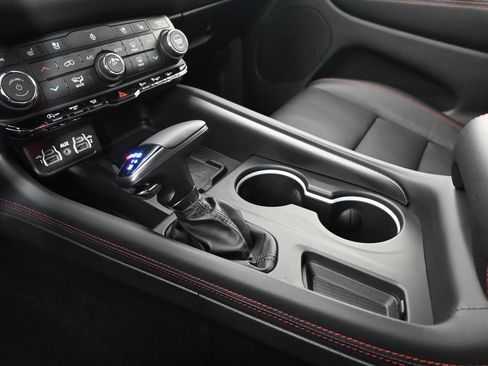 Used 2025 Dodge Durango GT AWD/4WD image 32