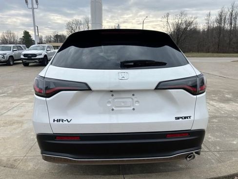 New 2026 Honda HR-V Sport image 4