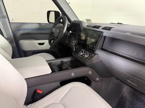 New 2026 Land Rover Defender 110 S AWD/4WD image 33