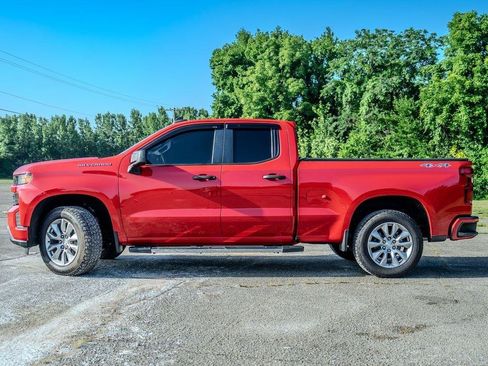 Used 2019 Chevrolet Silverado 1500 Custom w/ Custom Value Package AWD/4WD image 5