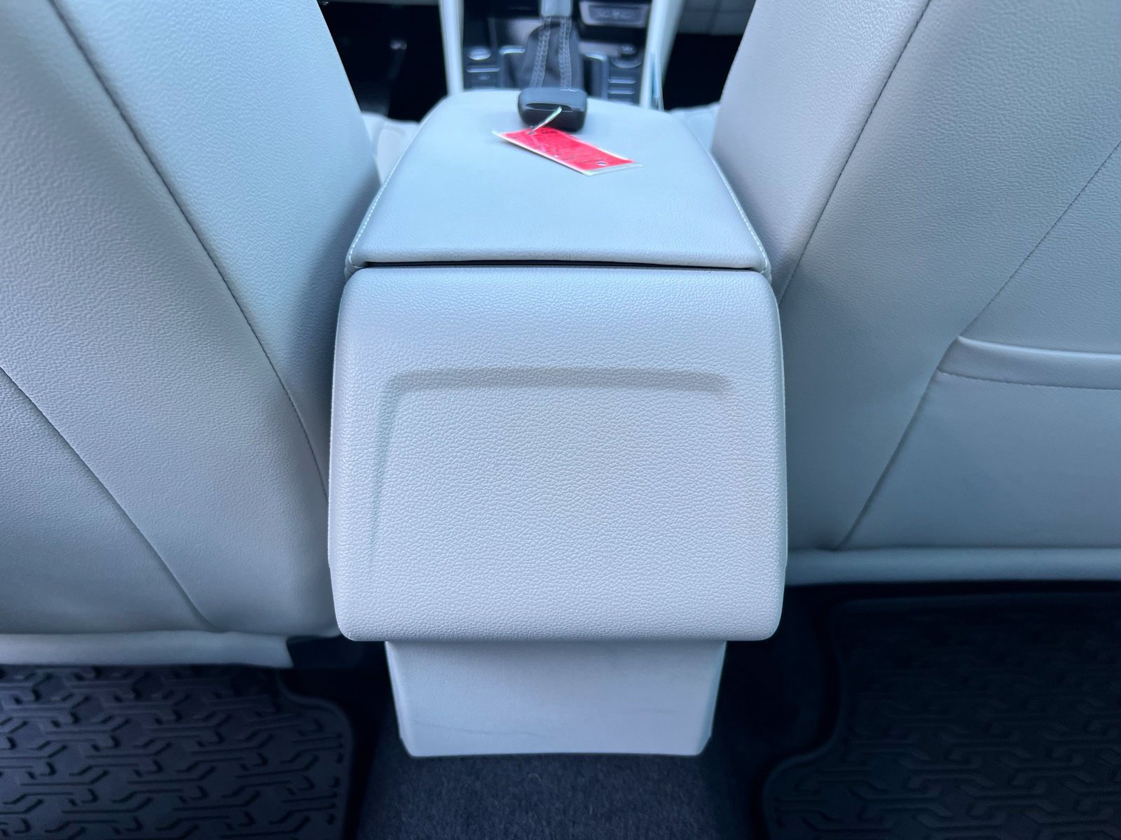 Used 2024 Volkswagen Jetta SE w/ Panoramic Sunroof Package FWD image 53