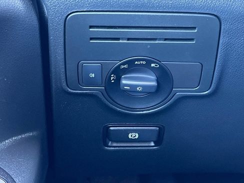 Used 2018 Mercedes-Benz Metris Passenger image 31