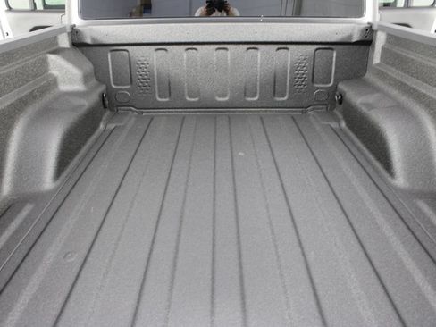 New 2026 Jeep Gladiator Sport AWD/4WD image 17