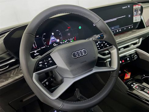 New 2025 Audi Q5 Prestige image 11