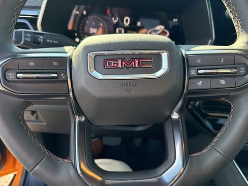 Used 2025 GMC Canyon AT4 w/ Nightfall Edition image 10