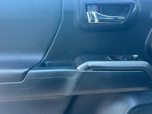 Certified 2016 Toyota Tacoma TRD Sport RWD image 13