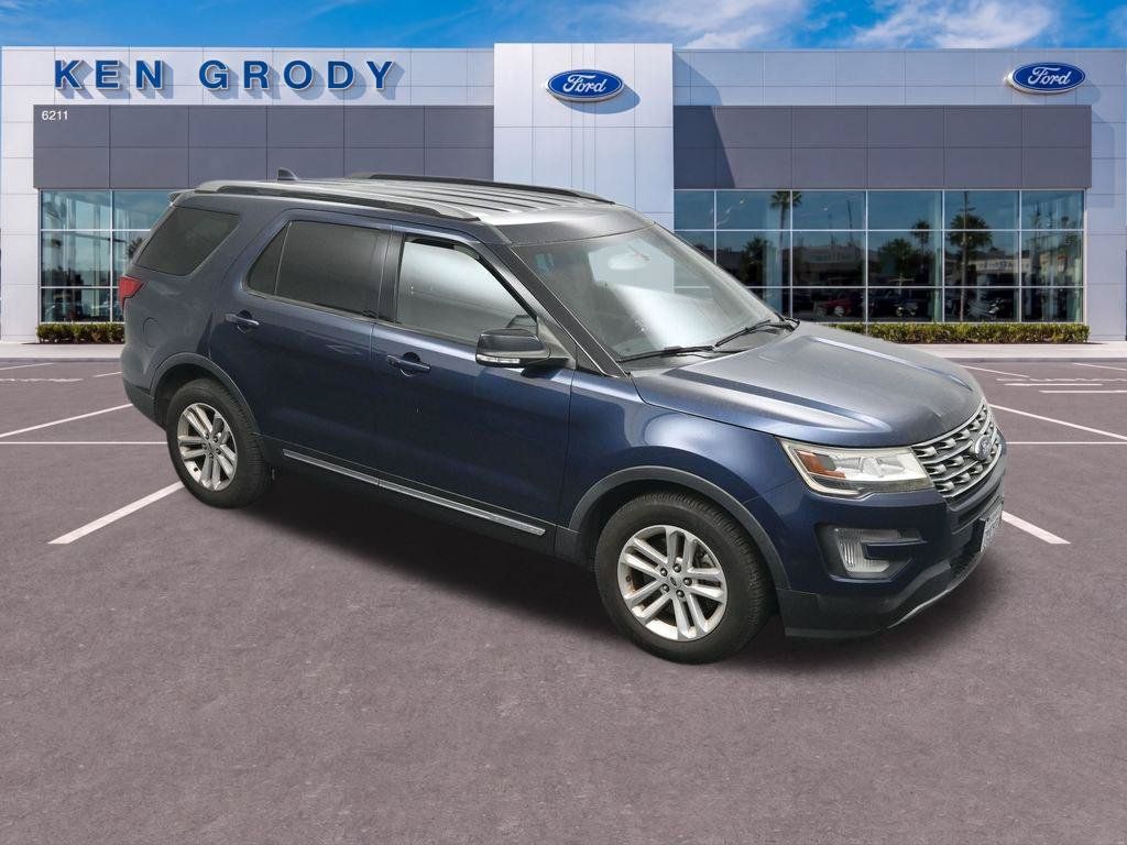 Used 2017 Ford Explorer XLT w/ Equipment Group 201A FWD image 12