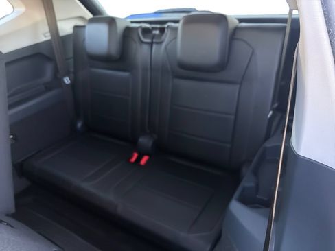 Used 2020 Volkswagen Tiguan SE w/ 3rd Row Seat Package AWD/4WD image 15