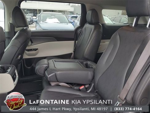 Certified 2023 Kia Carnival LX image 25