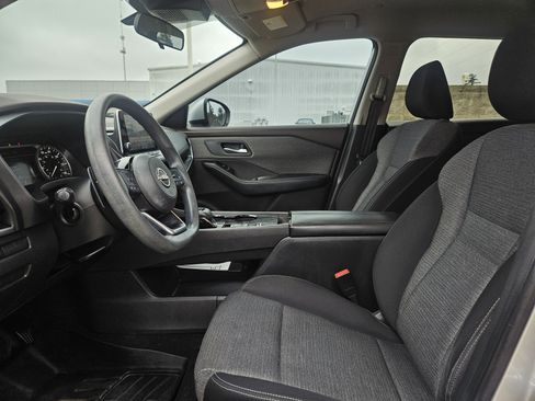 Used 2022 Nissan Rogue SV image 11