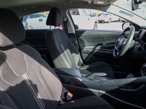 Used 2021 Hyundai Elantra SEL image 24