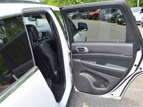 Used 2020 Jeep Grand Cherokee Limited w/ Premium Lighting Group AWD/4WD image 37