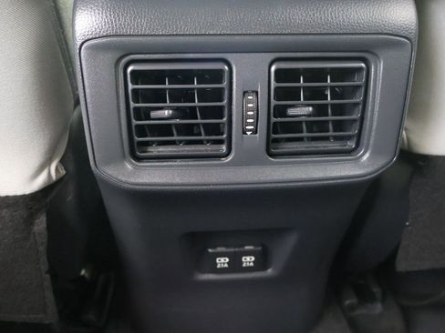 Used 2019 Toyota RAV4 XLE FWD image 15