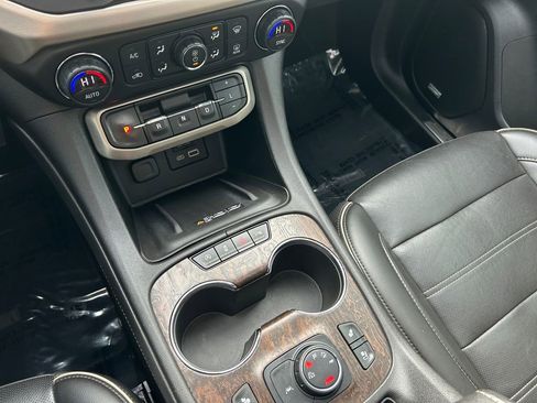 Used 2021 GMC Acadia Denali w/ GMC Pro Grade Package image 20