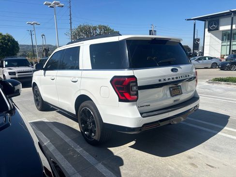 Used 2022 Ford Expedition Limited RWD image 5