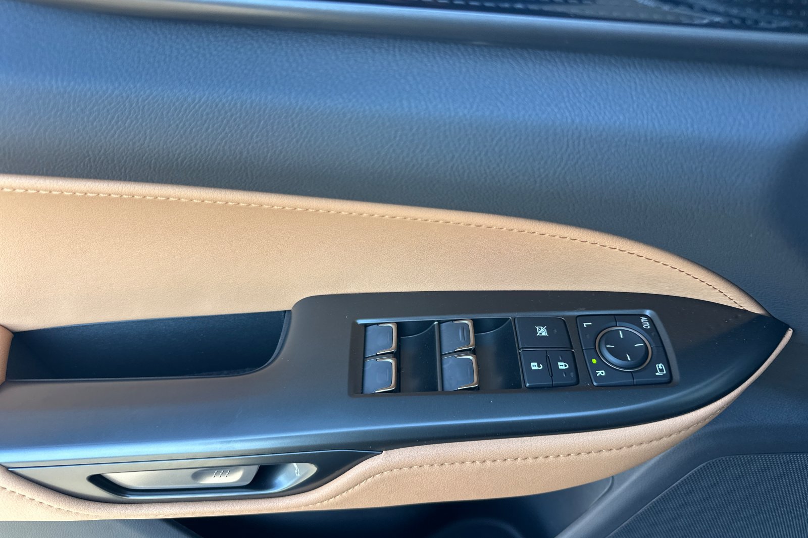 Certified 2026 Lexus NX 350 AWD w/ Accessory Package (Z1) image 8
