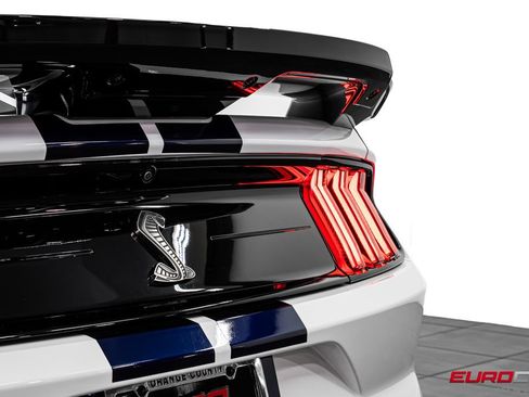 Used 2022 Ford Mustang Shelby GT500 w/ Technology Package RWD image 21