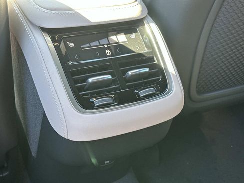 New 2026 Volvo XC90 B6 Plus w/ Protection Package Premier AWD/4WD image 10