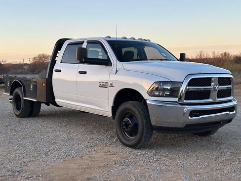 Used 2014 RAM 3500 Tradesman w/ Chrome Appearance Group image 7