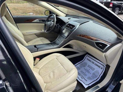 Used 2014 Lincoln MKZ AWD image 16