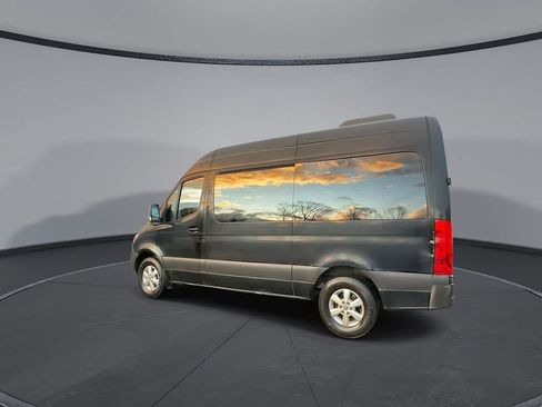Used 2019 Mercedes-Benz Sprinter 2500 image 8